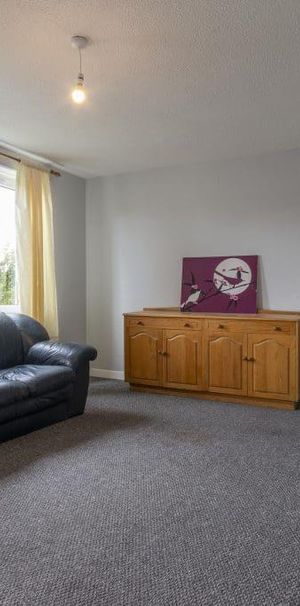 3 bedroom flat share to rent - Photo 1