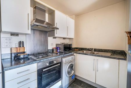 2 bedroom flat to rent - Photo 3