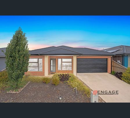 8 Tamboritha Street, Hoppers Crossing, Vic 3029 - Photo 1