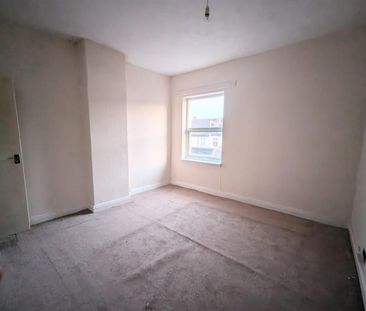 2 Beds - End of terrace house - - Photo 5