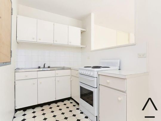 Conveniently Located One Bedroom Apartment - Photo 1