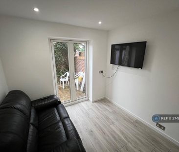 4 bedroom terraced house to rent - Photo 1