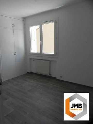 Location Appartement 2 pièces 56m² MILLAU 12100 - Photo 2