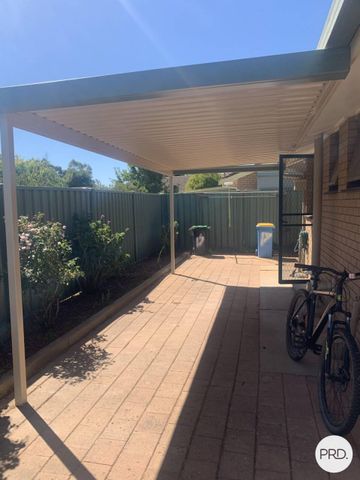 Central 2 Bed Unit - Photo 3