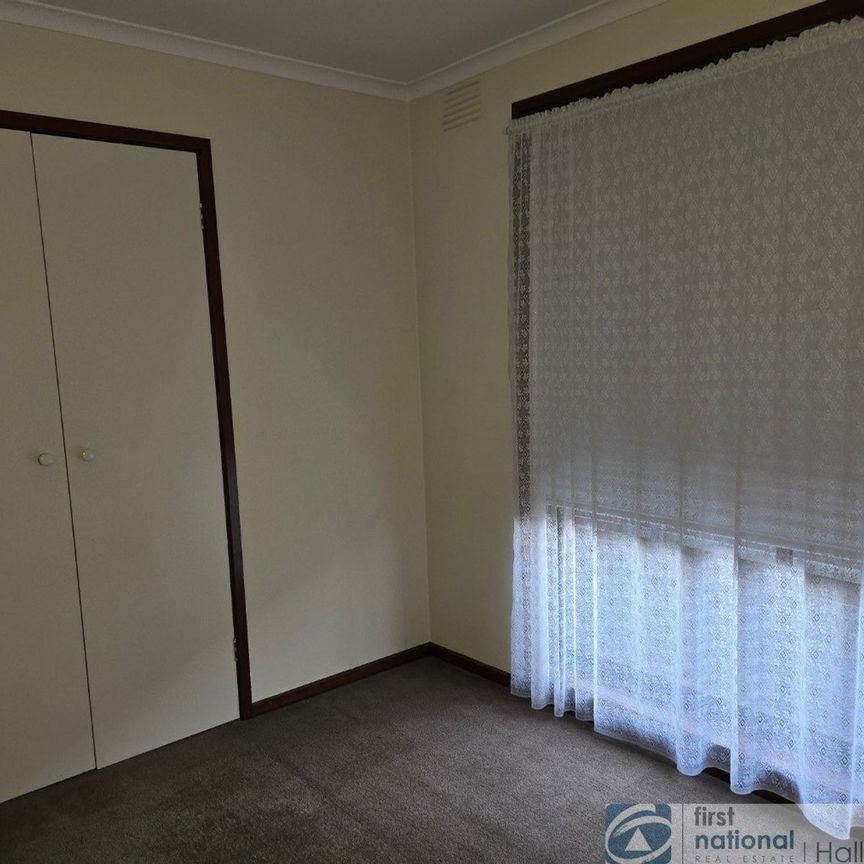 Modern 3-Bedroom Unit in a Quiet, Well-Maintained Block - Photo 1