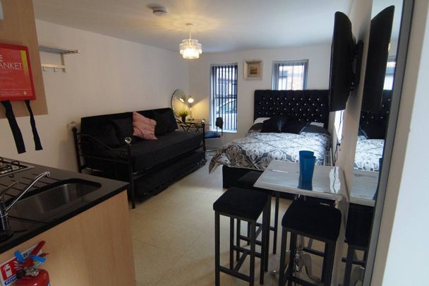 Studio Flat, Vandyke House, L8 - Photo 1
