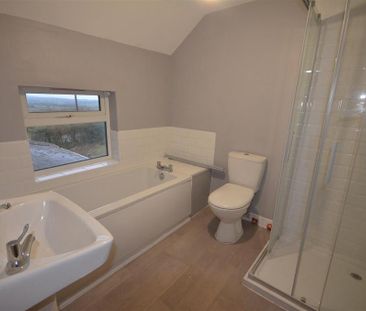 2 bedroom semi-detached house to rent - Photo 3