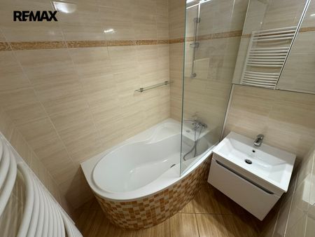 Pronájem bytu 2+1 v osobním vlastnictví 56 m², Děčín - Photo 4