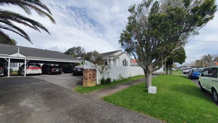 Lovely character unit walking distance to ferry - Photo 3