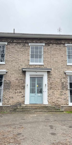 Stunning Property! Room 2 - Medium Double Ensuite - Photo 1