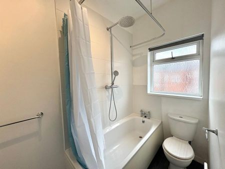 2 bedroom terraced house to rent - Photo 4