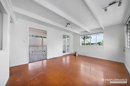 136 White Street, Wavell Heights QLD 4012 - House For Rent | Domain - Photo 4