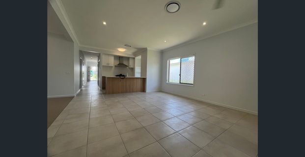 Stunning Brand-New Home – The Ultimate Family Retreat! - Photo 1