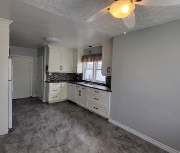 For Lease - 240 Wallace Avenue Unit# Main Floor, Welland, Ontario - Photo 2