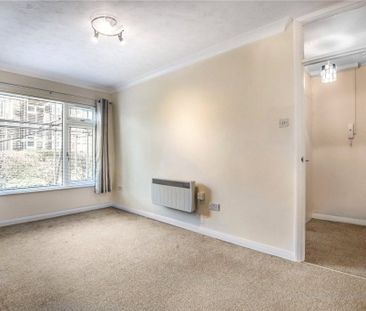 1 Bedroom - Claylands Road, Bishops Waltham - Photo 3