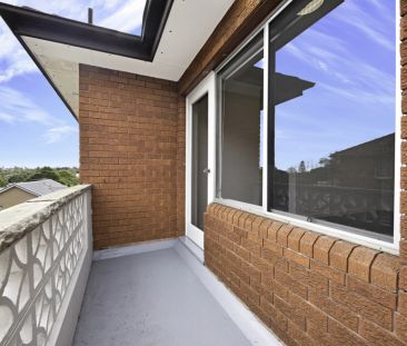 Fully renovated two bedroom apartment - Photo 1