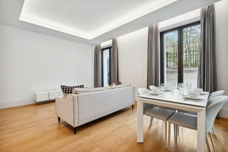 Lancer Square, W8, London - Photo 2