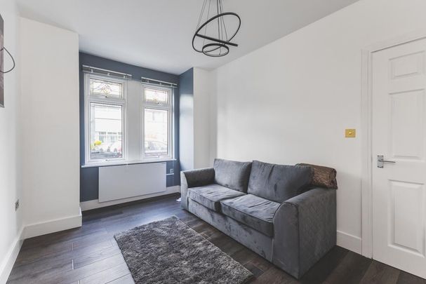 3 bedroom terraced house to rent - Photo 1