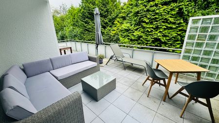 Erdgeschoss - Tolle 3-Zi.-Wohnung mit Terrasse und Garage - Photo 4