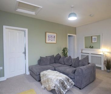 2 bedroom maisonette to rent - Photo 2