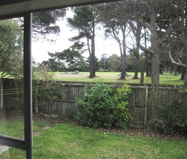 Cute Two Bedroom Unit in a Fantastic Location! - Photo 4