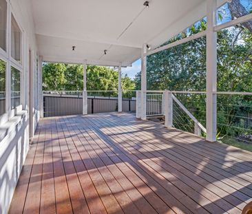 28 Billington Street, Labrador QLD 4215 - House For Rent - $870 | D... - Photo 2