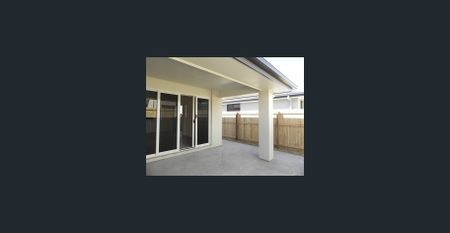 MODERN 4 BEDROOM HOUSE IN ORMEAU HILLS - Photo 2