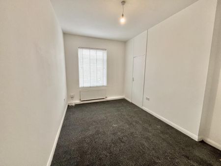 4 bedroom terraced house to rent - Photo 4