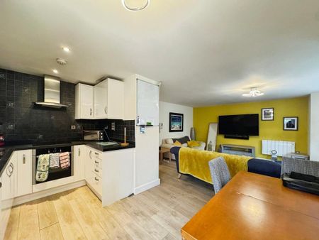2 bedroom flat to rent - Photo 3