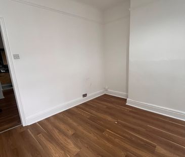 2 Bed Terraced House, Waltham Road, L6 - Photo 5