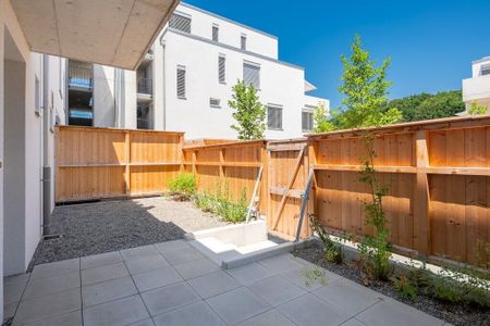 Light-flooded ground floor apartment in Boll - Photo 4