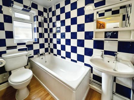 2 bedroom detached house to rent - Photo 5