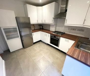 2 bedroom maisonette to rent - Photo 5