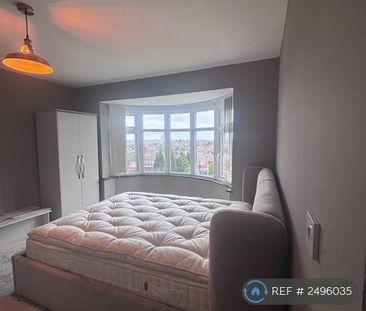 3 bedroom semi-detached house to rent - Photo 5