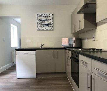 Bedroom Detached House In Winton, BH9 - Photo 2