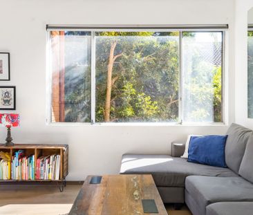 Inviting apartment in prime village pocket - Photo 2