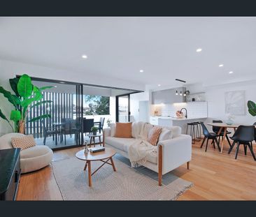 Stylish Townhouse in Prime Carina Heights Location - Photo 3