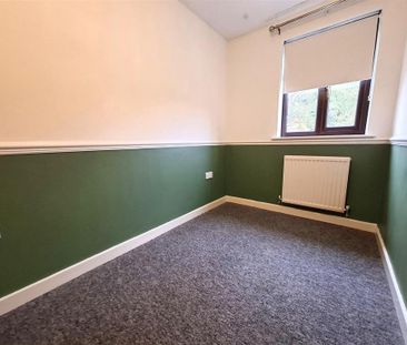 2 bedroom semi-detached house to rent - Photo 3