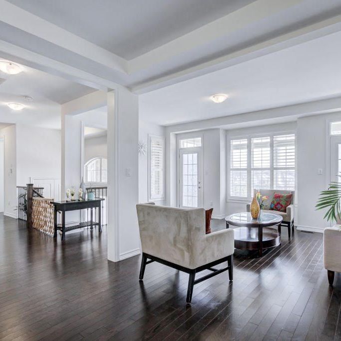 For Lease - 58 Ridge Gate Crescent, East Gwillimbury, Ontario - Photo 1