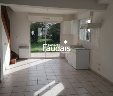 Location Maison 5 pièces 62m² MONTMARTIN SUR MER 50590 - Photo 2