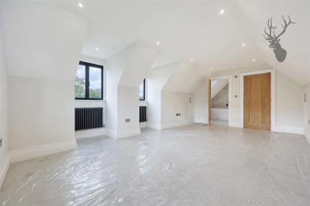 4 Bedroom Barn Conversion - Photo 2