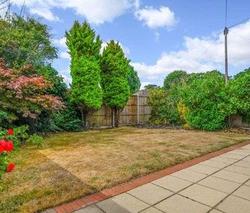 Burlea Close, Hersham, KT12 - Photo 2