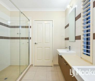 Generous Family Home - Photo 6