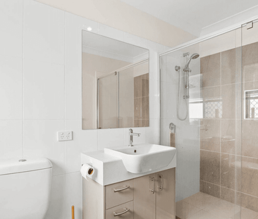 Contemporary Family Home Offering Comfort, Style and Versatile Living - Photo 4