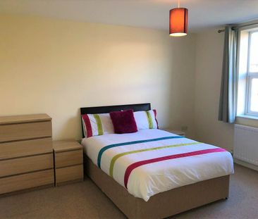 Hough Lane (room 2), Bramley, Leeds - Photo 3