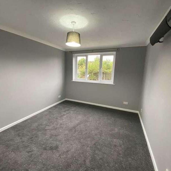 Jubilee Court Thatcham, RG19 - Photo 1