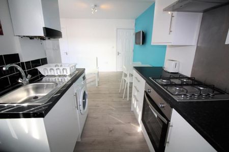 2 bedroom apartment to rent - Photo 4