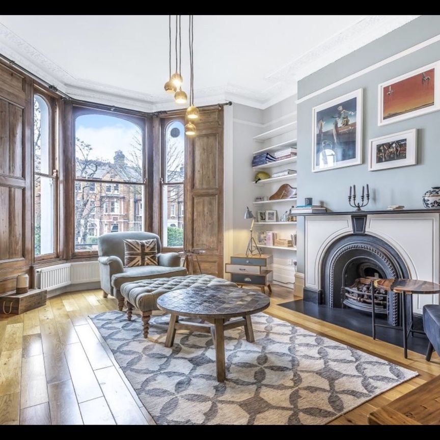 2 Bed Flat, Larkhall Rise, SW4 - Photo 1