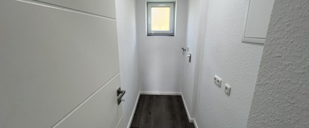 Erdgeschoss, 4 ZKB, 90 m2 WF, Vinyl, Walk-In-Dusche, Keller, Dachboden, Gartenanteil, uvm. - Photo 1