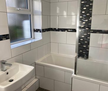 3 bedroom property to rent - Photo 1